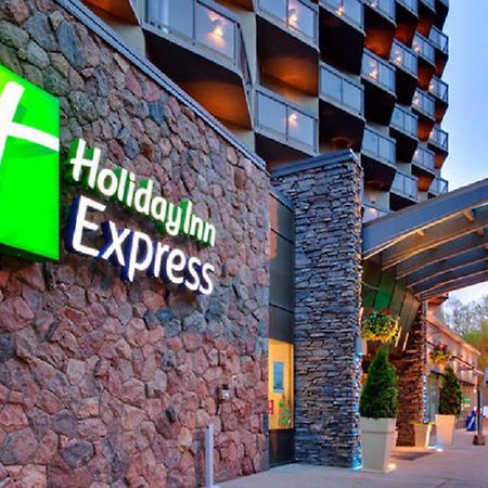 Holiday Inn Express Edmonton Downtown By Ihg Экстерьер фото