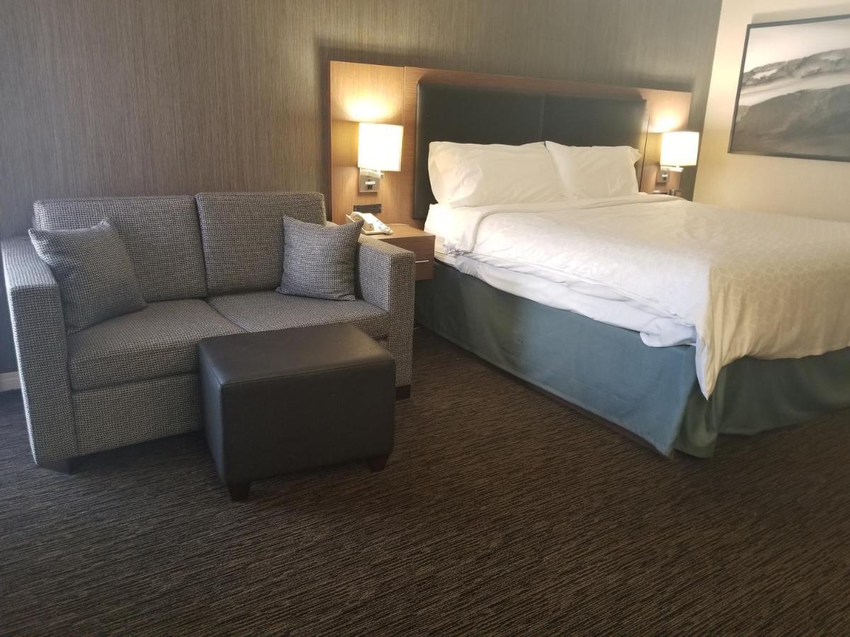 Holiday Inn Express Edmonton Downtown By Ihg Экстерьер фото