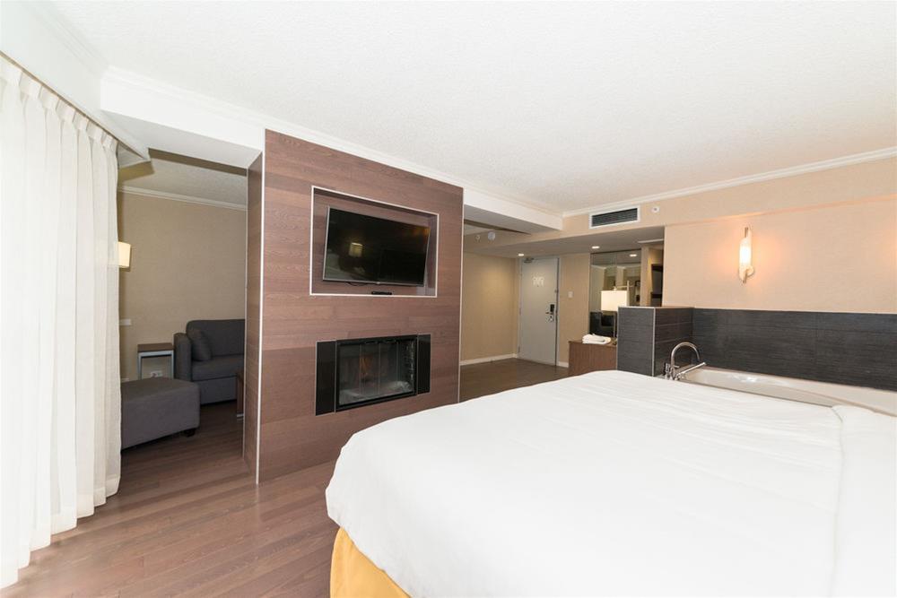 Holiday Inn Express Edmonton Downtown By Ihg Экстерьер фото