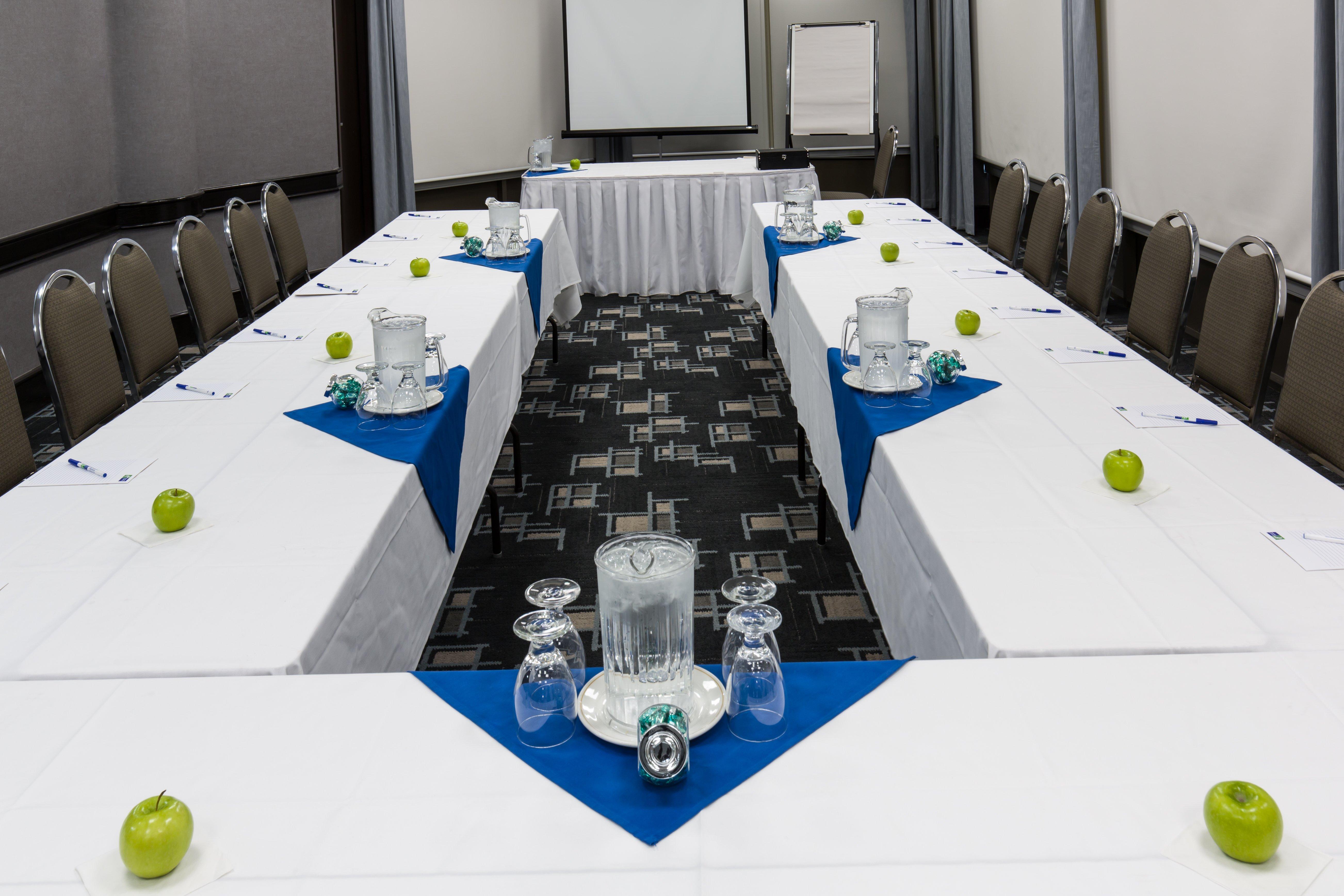Holiday Inn Express Edmonton Downtown By Ihg Экстерьер фото