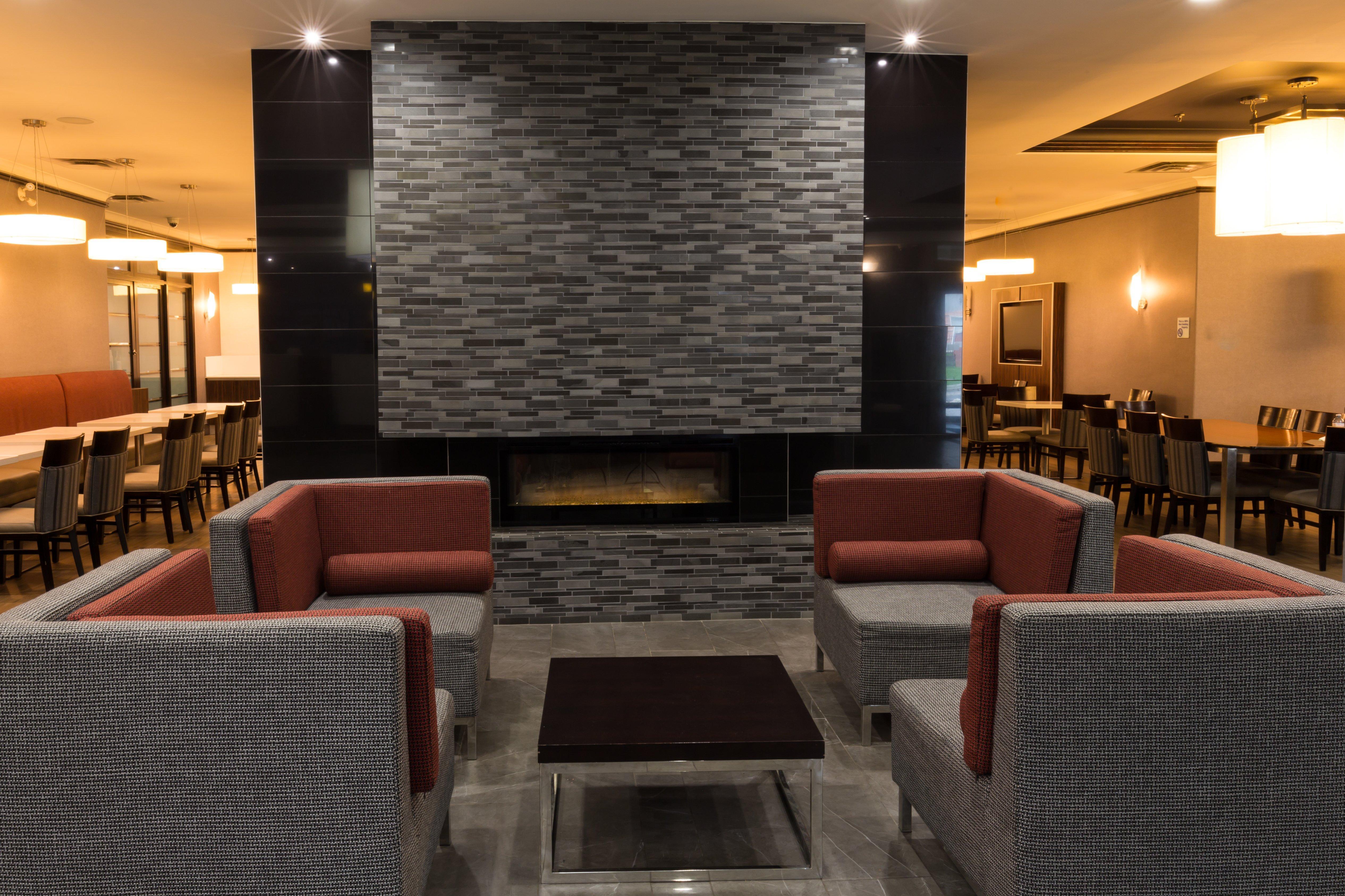 Holiday Inn Express Edmonton Downtown By Ihg Экстерьер фото