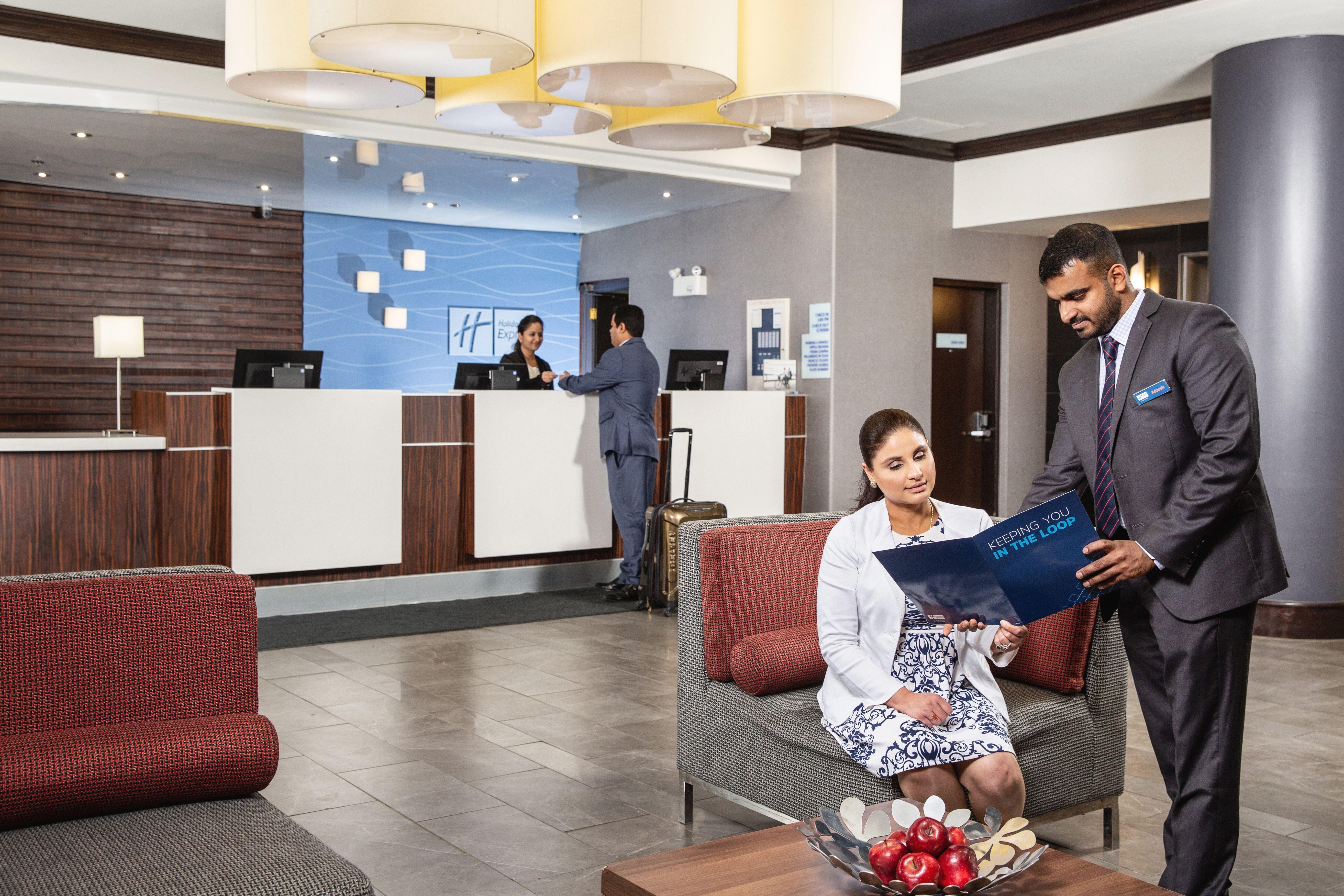 Holiday Inn Express Edmonton Downtown By Ihg Экстерьер фото