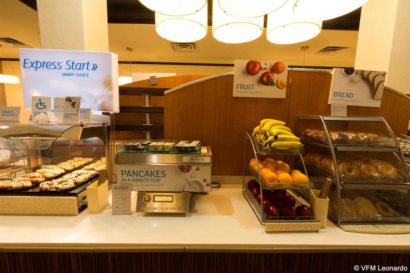 Holiday Inn Express Edmonton Downtown By Ihg Экстерьер фото