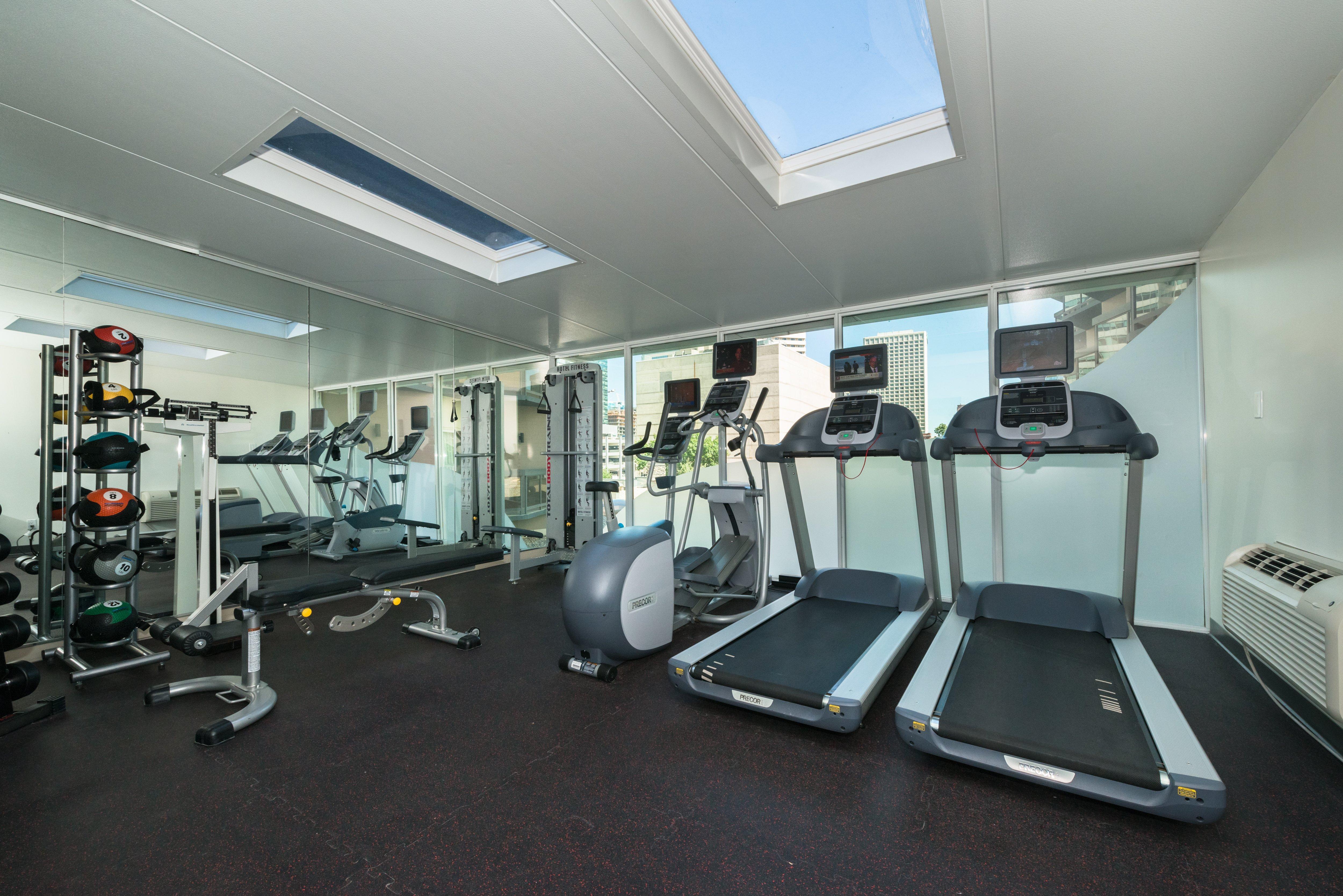 Holiday Inn Express Edmonton Downtown By Ihg Экстерьер фото