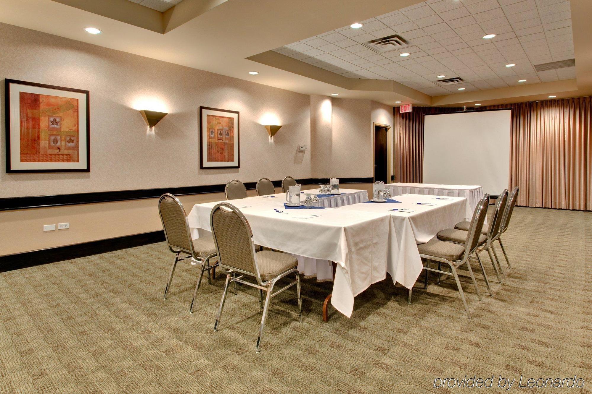 Holiday Inn Express Edmonton Downtown By Ihg Экстерьер фото