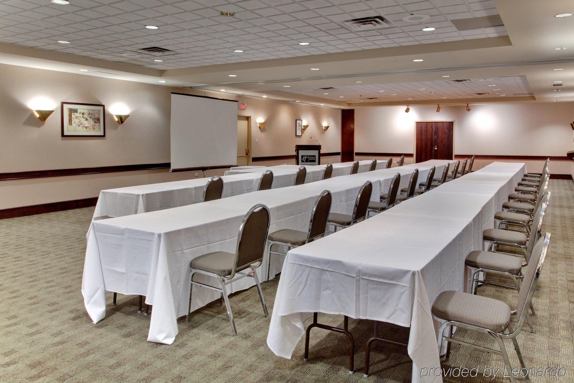 Holiday Inn Express Edmonton Downtown By Ihg Экстерьер фото
