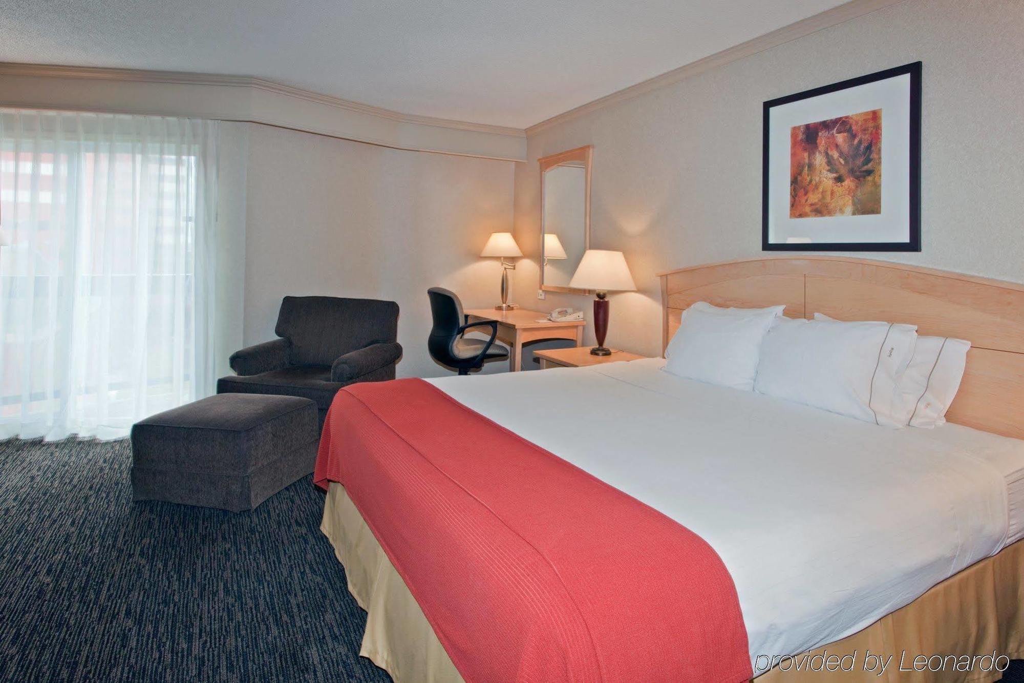 Holiday Inn Express Edmonton Downtown By Ihg Экстерьер фото